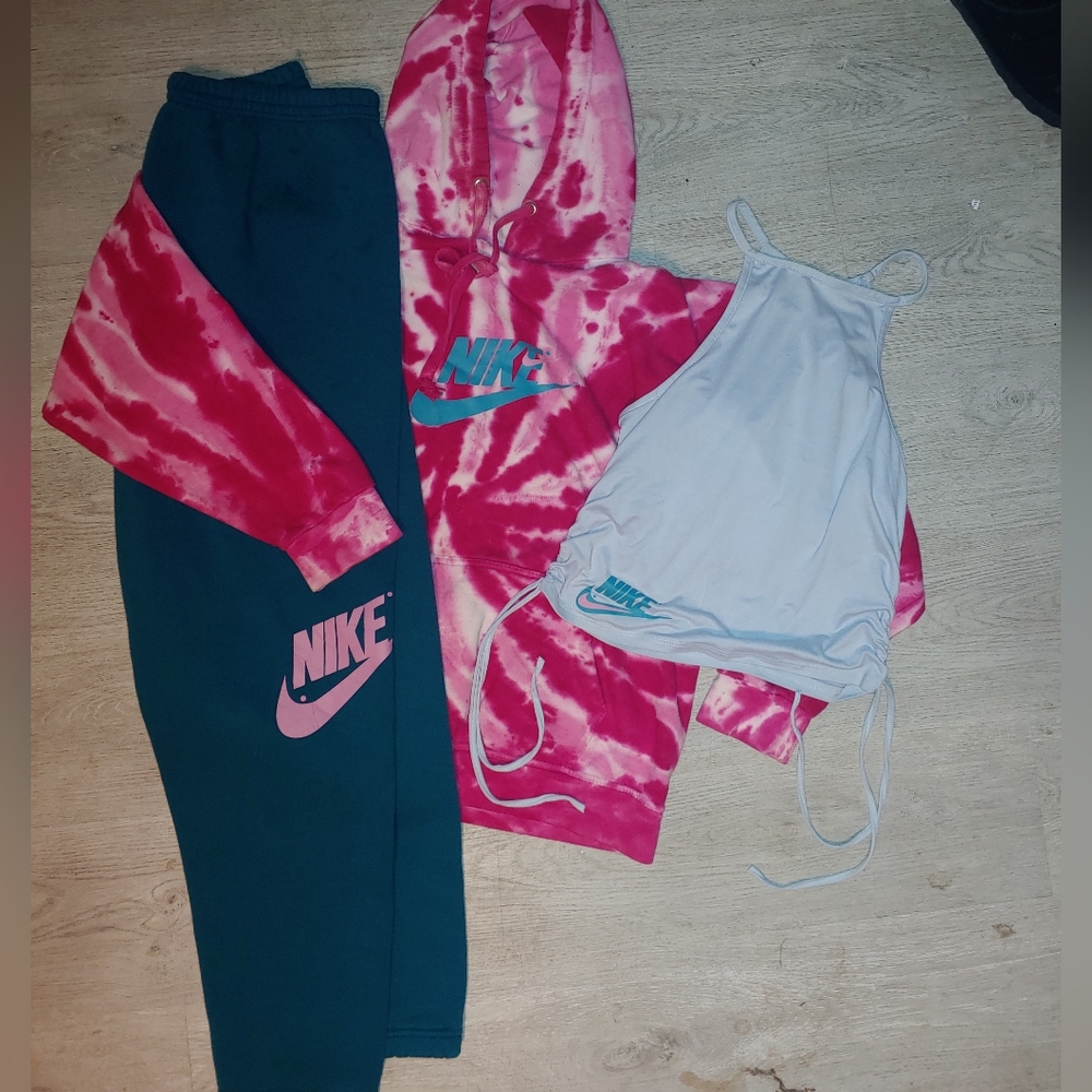 medium nike 3 piece